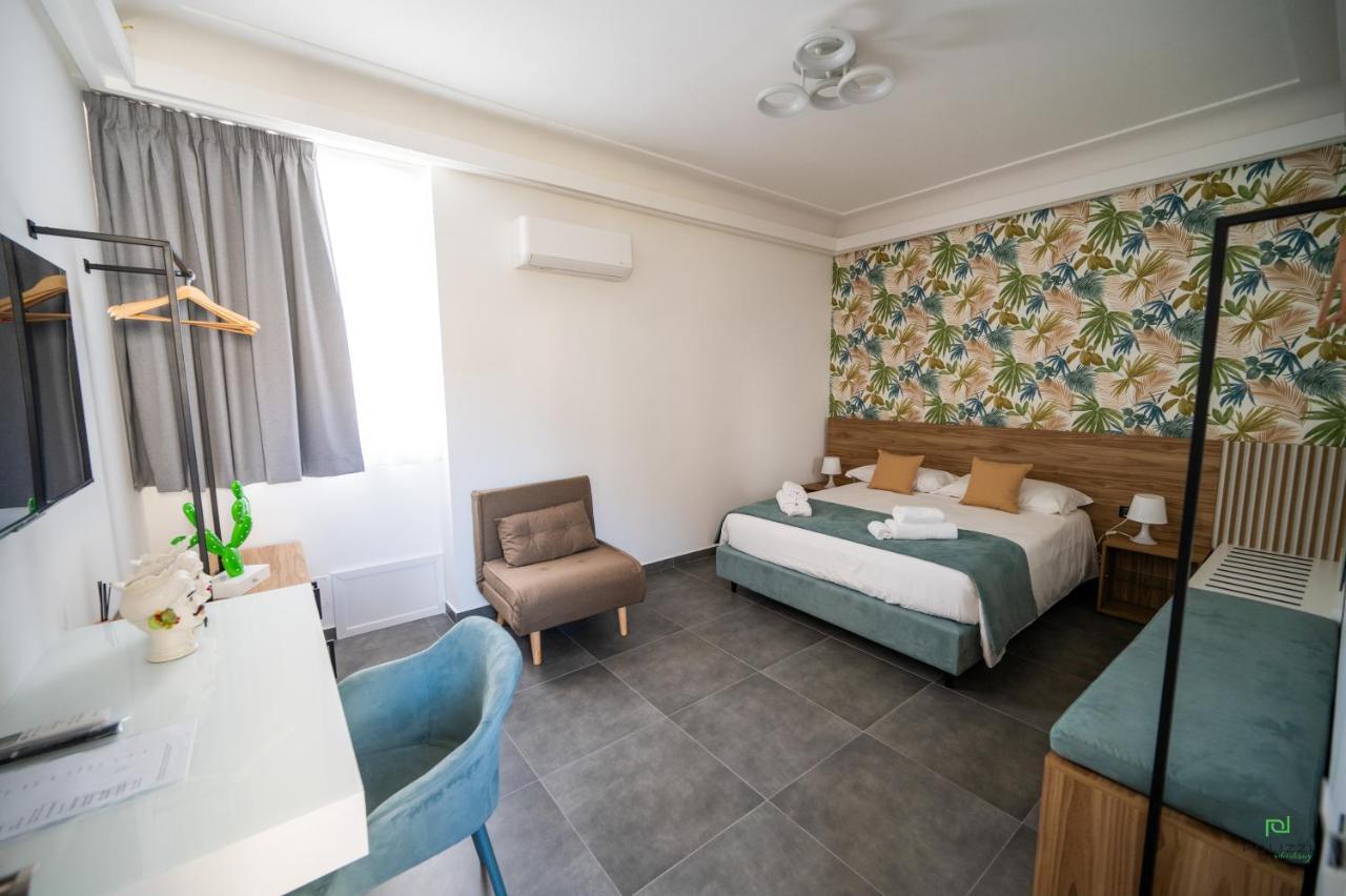 New River Hotel Borgetto Екстериор снимка