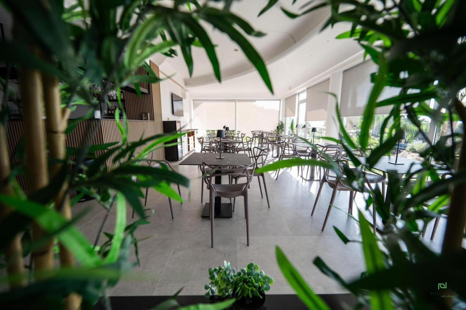 New River Hotel Borgetto Екстериор снимка
