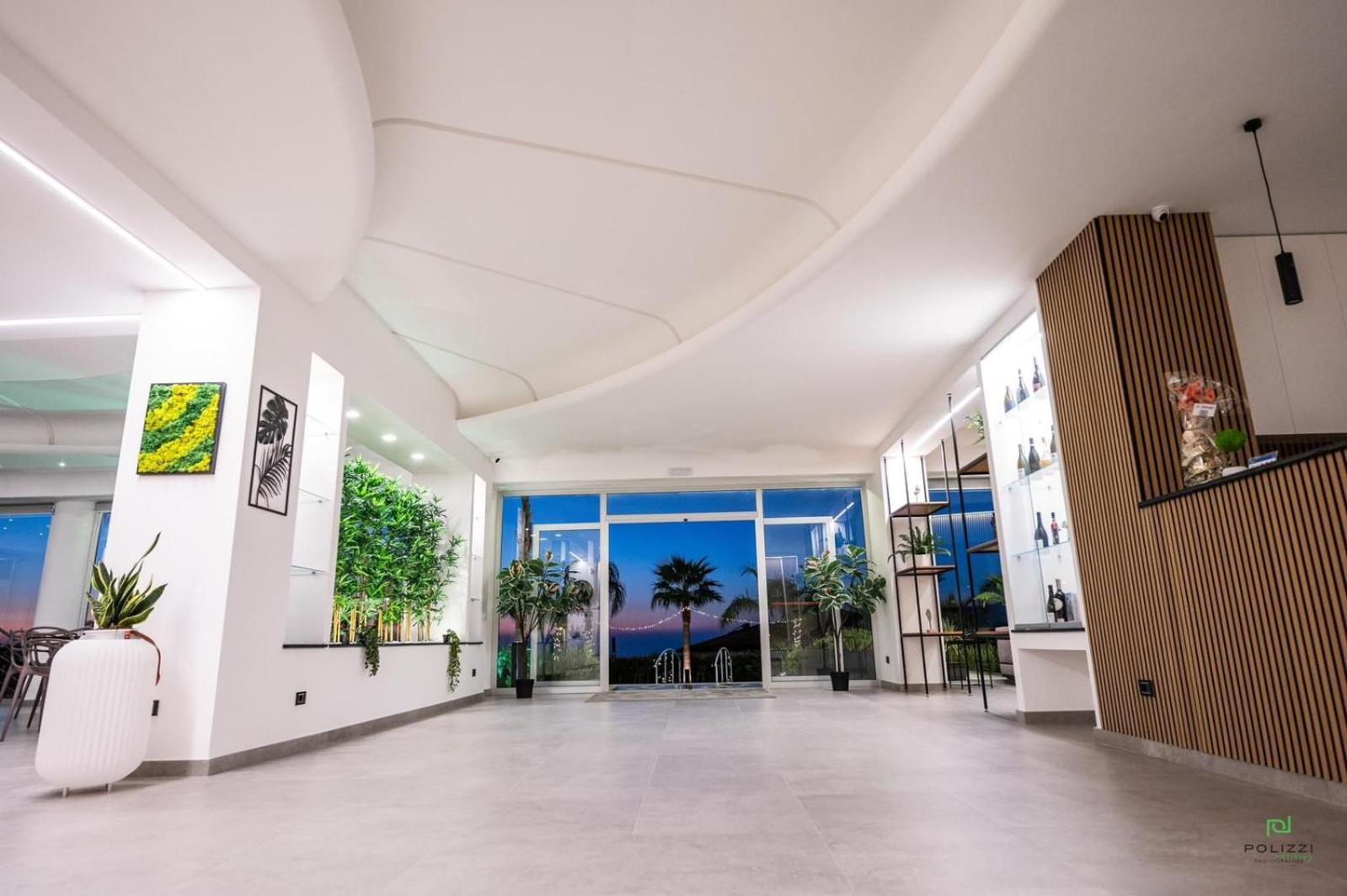 New River Hotel Borgetto Екстериор снимка